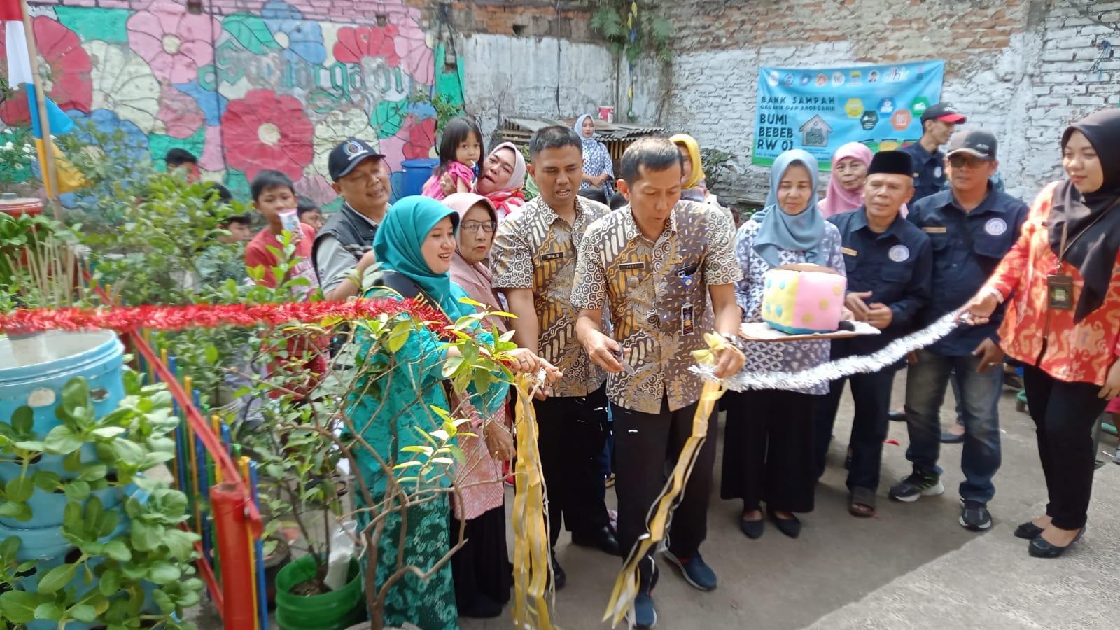 Read more about the article Launching P2KA (Pusat Pelayanan Kreatif Anak) Kelurahan Situsaeur di Buruan Sae Tani Sawarga