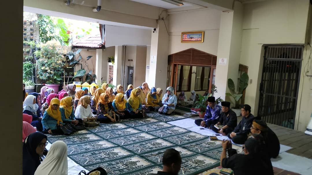 Read more about the article Kegiatan pengajian rutin dan launching Sudut Baroqah Cibkal Suci kecamatan cibeunying kaler