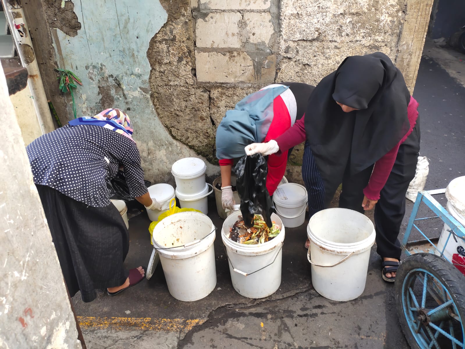 1) Penumpulan Sampah Terpilah RW 11 dan RW 15 (3)