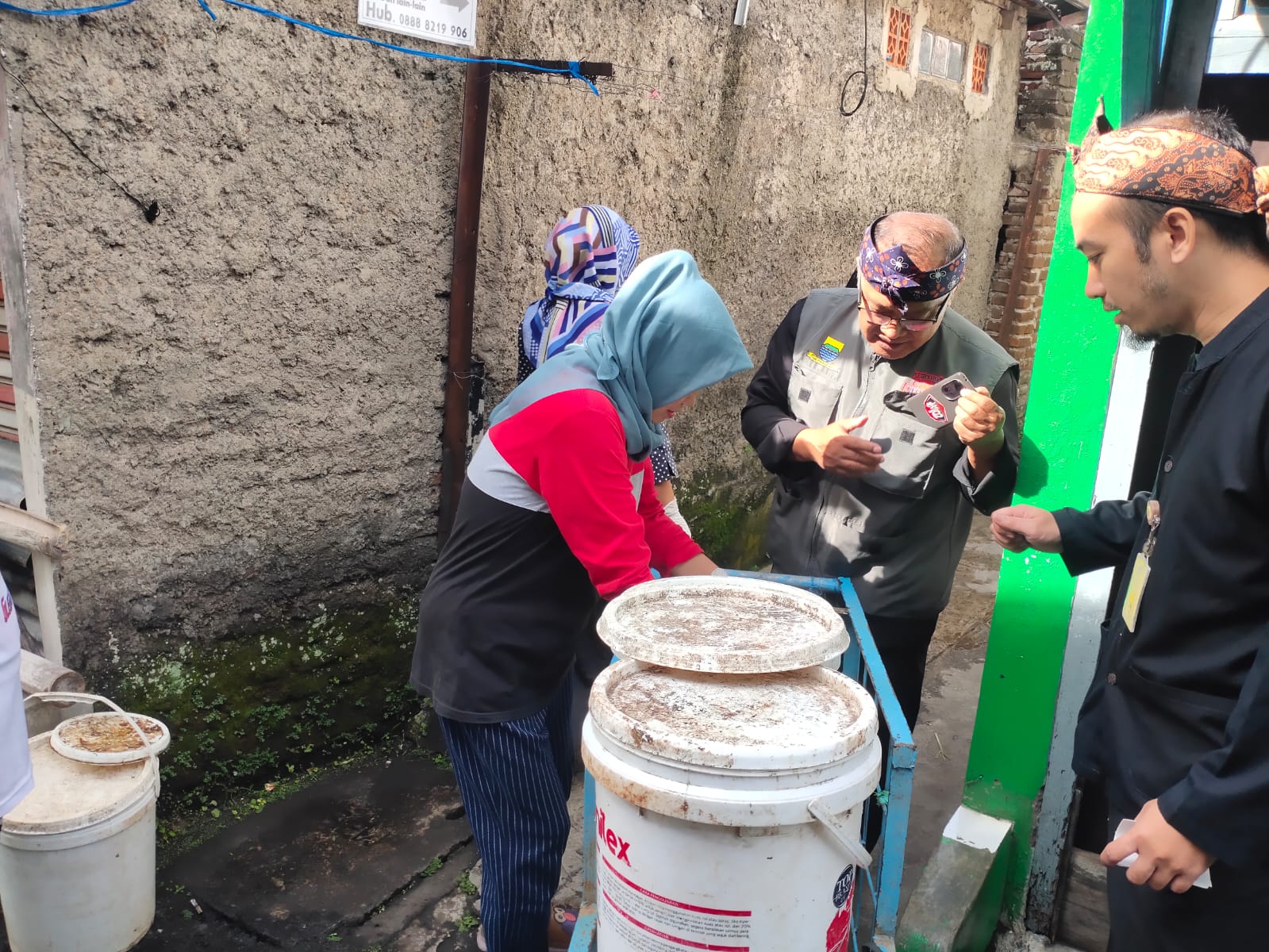 2) Pengangkutan Sampah Organik Rumah Ke Rumah (16)
