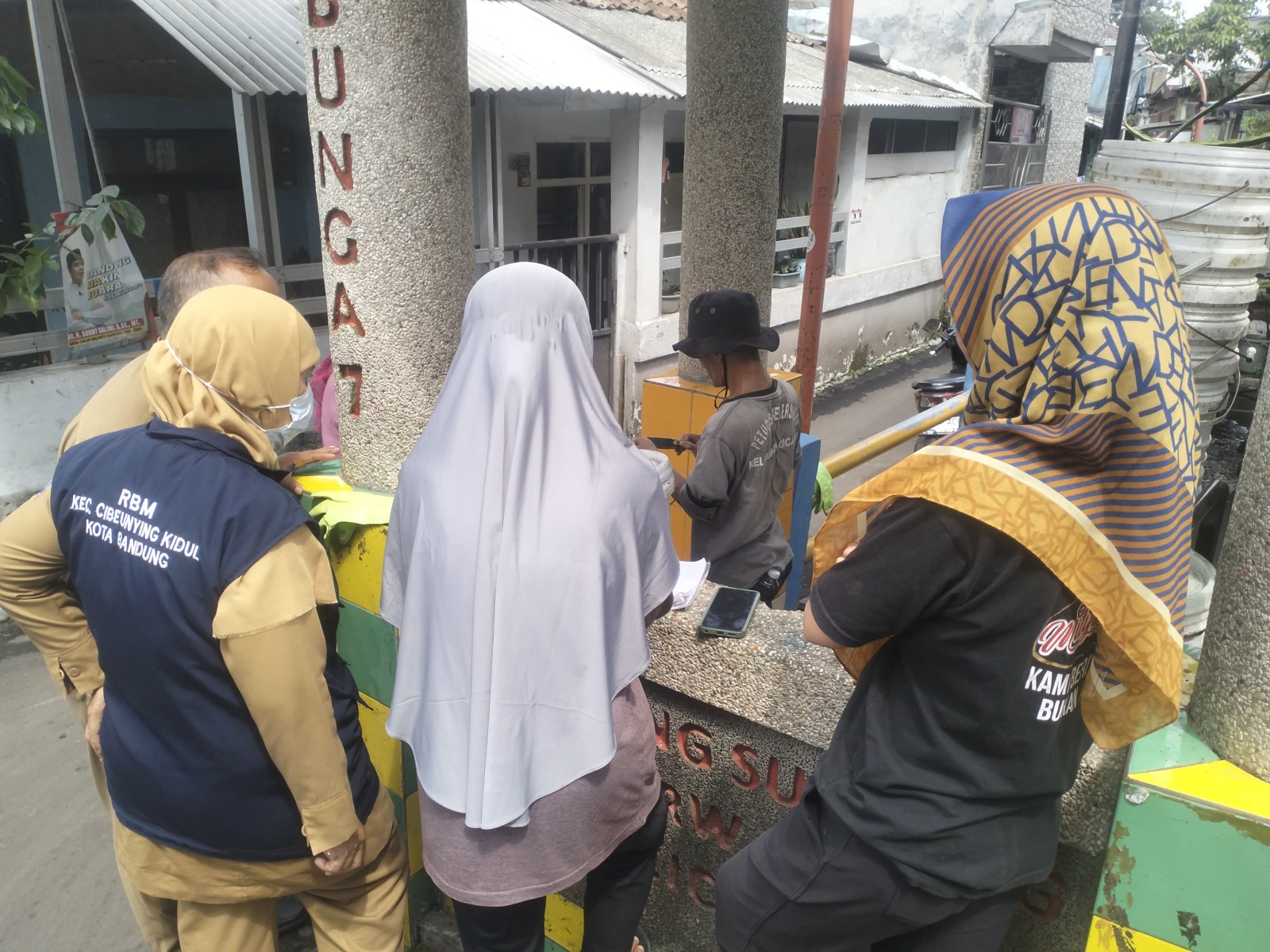 3) Pengumpulan di Titik Kumpul dan Ditimbang (11)