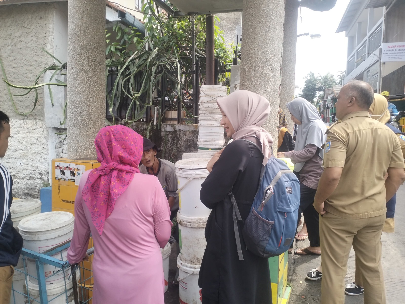 3) Pengumpulan di Titik Kumpul dan Ditimbang (14)