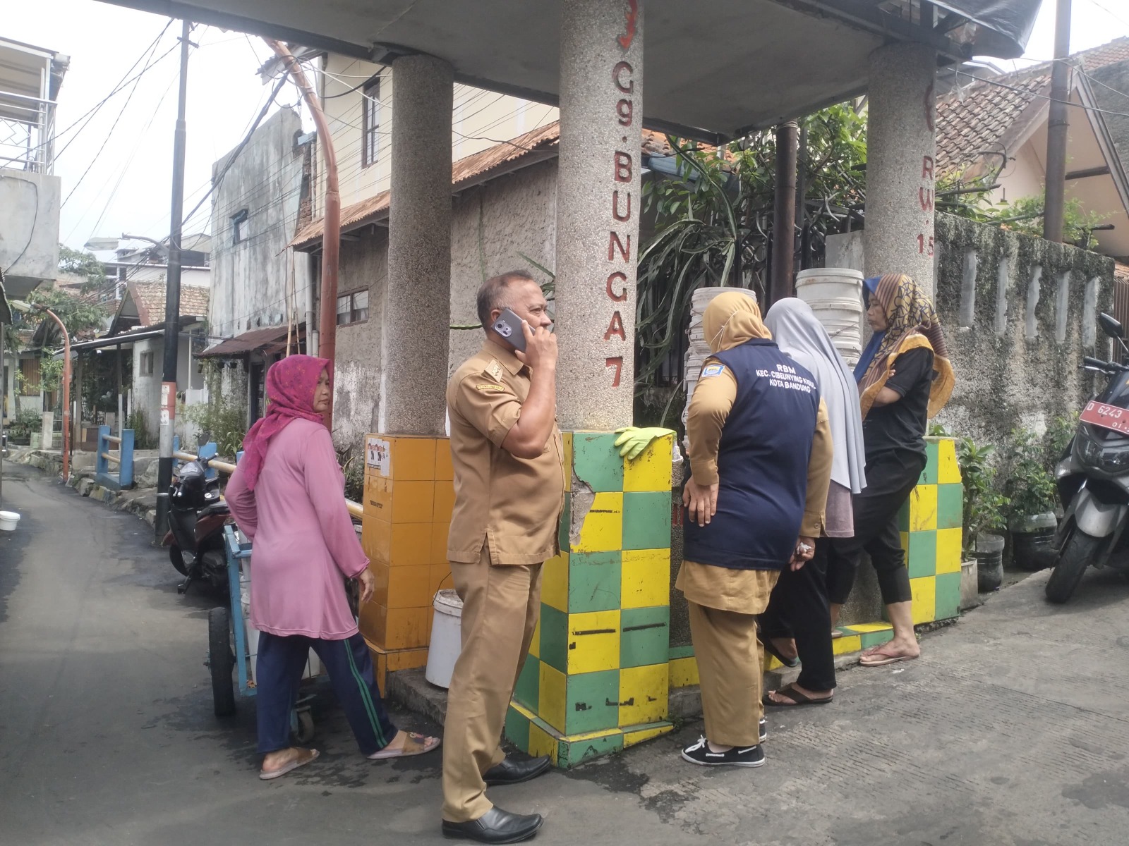 3) Pengumpulan di Titik Kumpul dan Ditimbang (15)