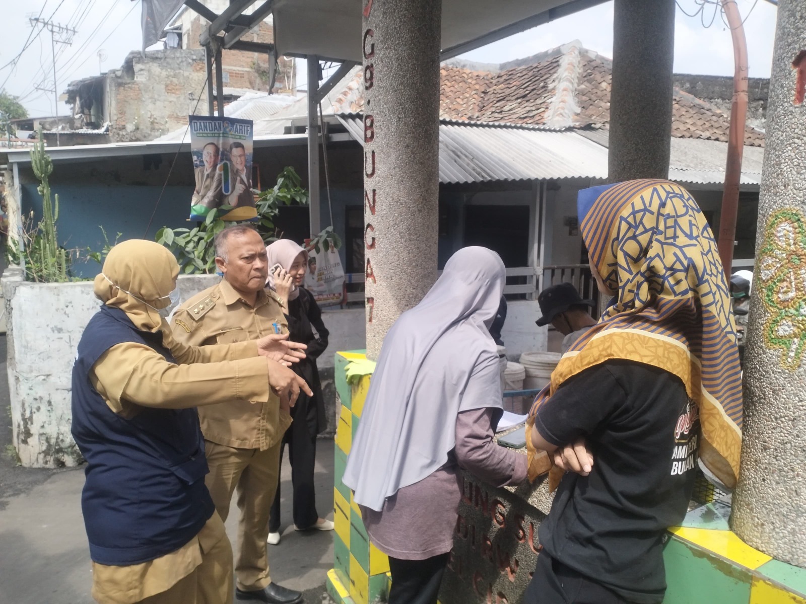 3) Pengumpulan di Titik Kumpul dan Ditimbang (16)