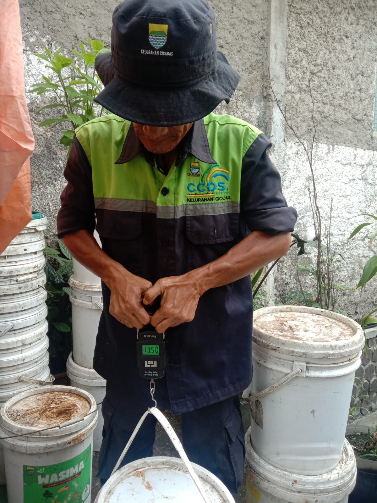 3) Pengumpulan di Titik Kumpul dan Ditimbang (17)