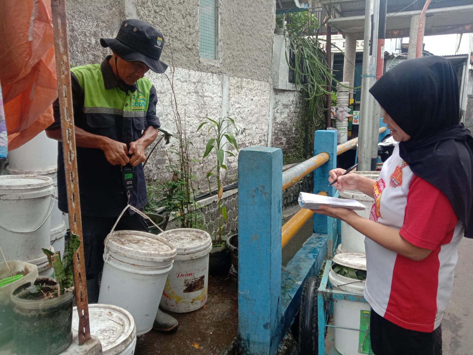 3) Pengumpulan di Titik Kumpul dan Ditimbang (18)