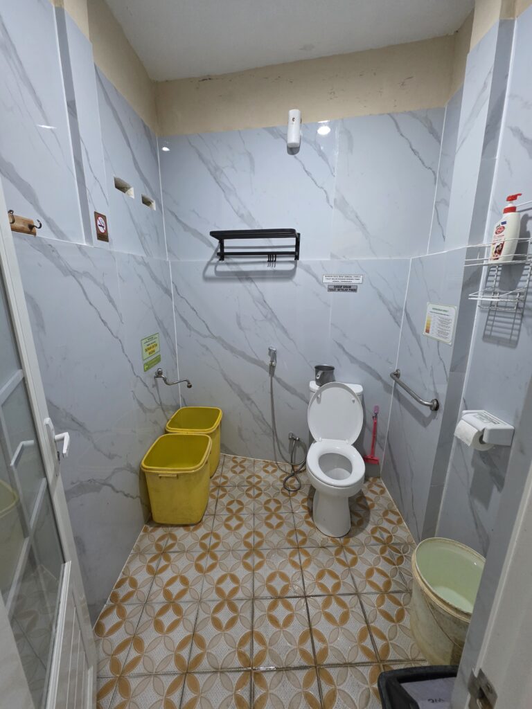 49) WC Utama (2)