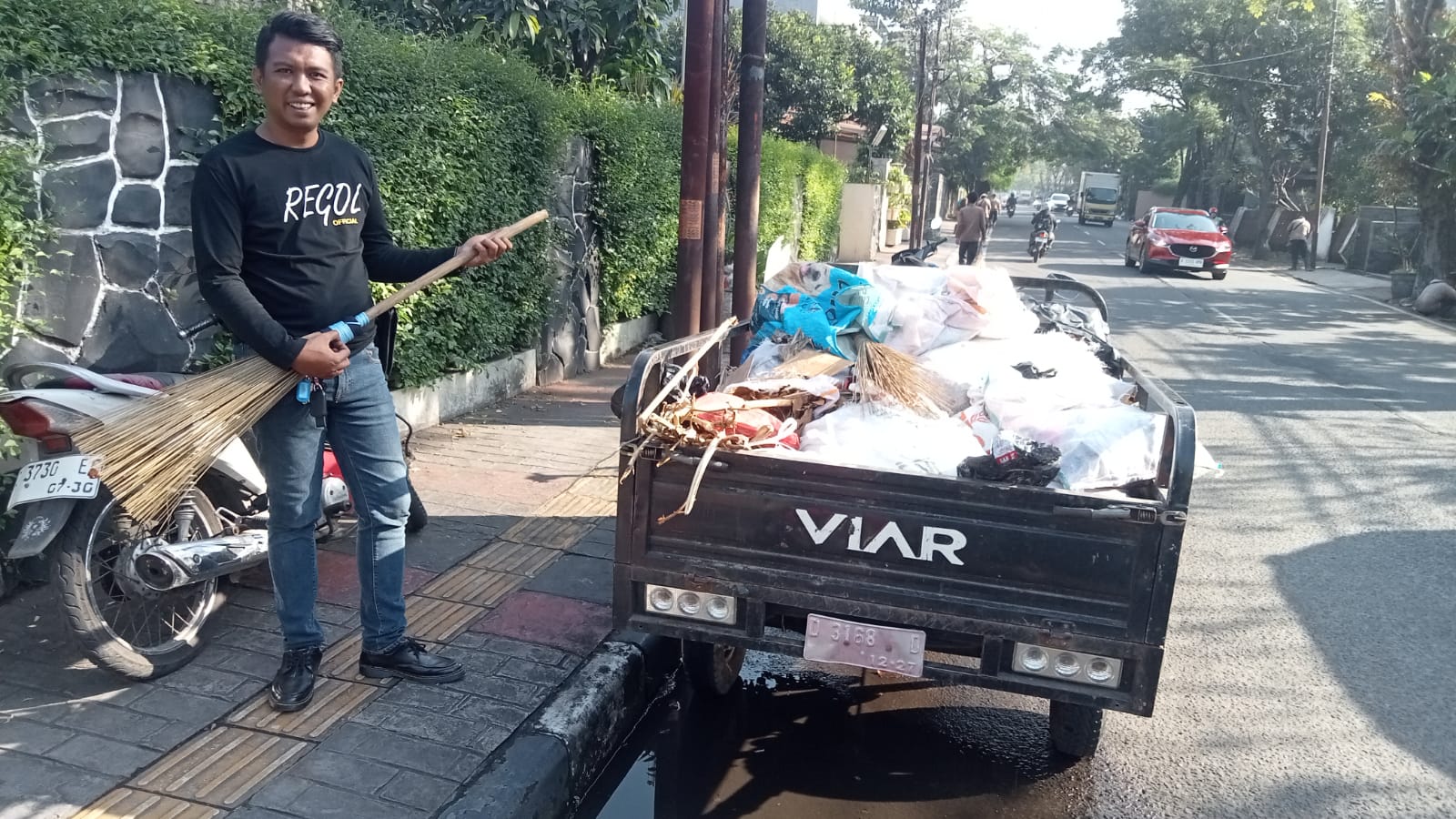 Read more about the article Bebersih Lingkungan Dalam Rangka Menyambut HUT RI Ke-80