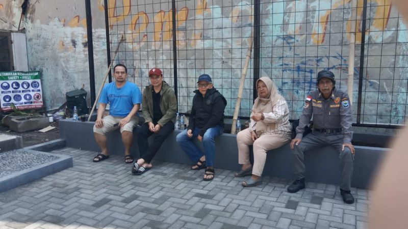 Plt. LURAH CIGERELENG BERKOORDINASI DENGAN KETUA FORUM RW CIGERELENG DAN KETUA RW 12 PERIHAL AKAN PELAKSANAAN REALISASI PROGRAM PRAKARSA, DIDAMPINGI OLEH KETUA RW LPM DAN LINMAS KELURAHAN CIGERELENG