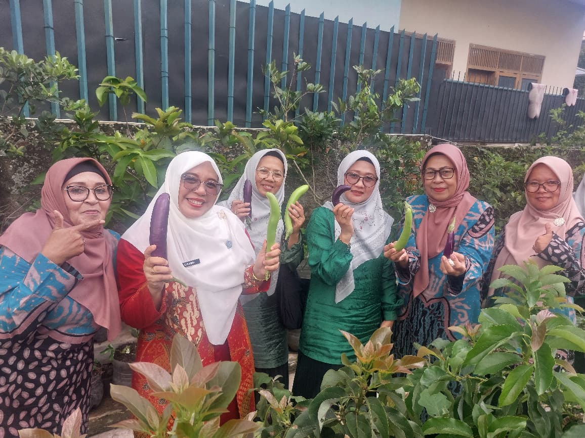 Read more about the article Panen Hasil Buruan Sae dan Ranting’s Anggur di RW 02